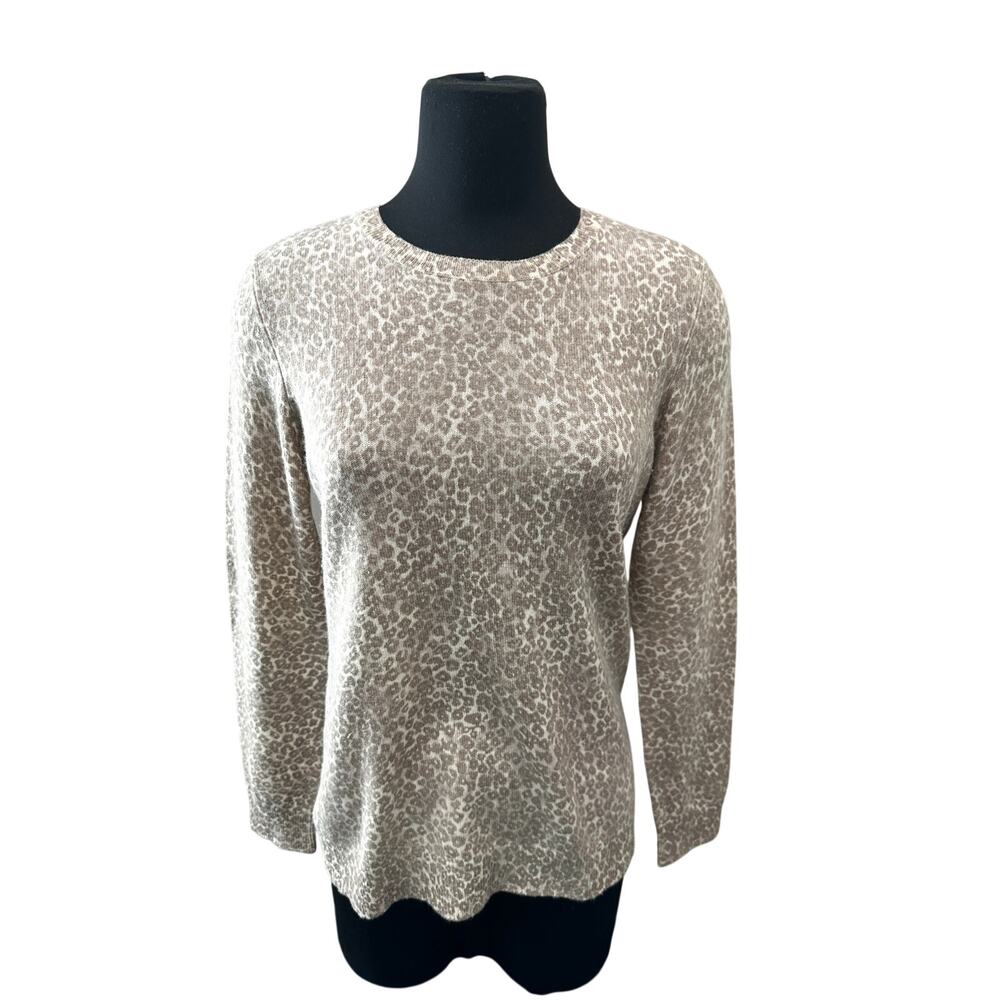 J. McLaughlin 100% Cashmere Leopard Print Crewneck Sweater Medium Quiet Luxury - Picture 2 of 6